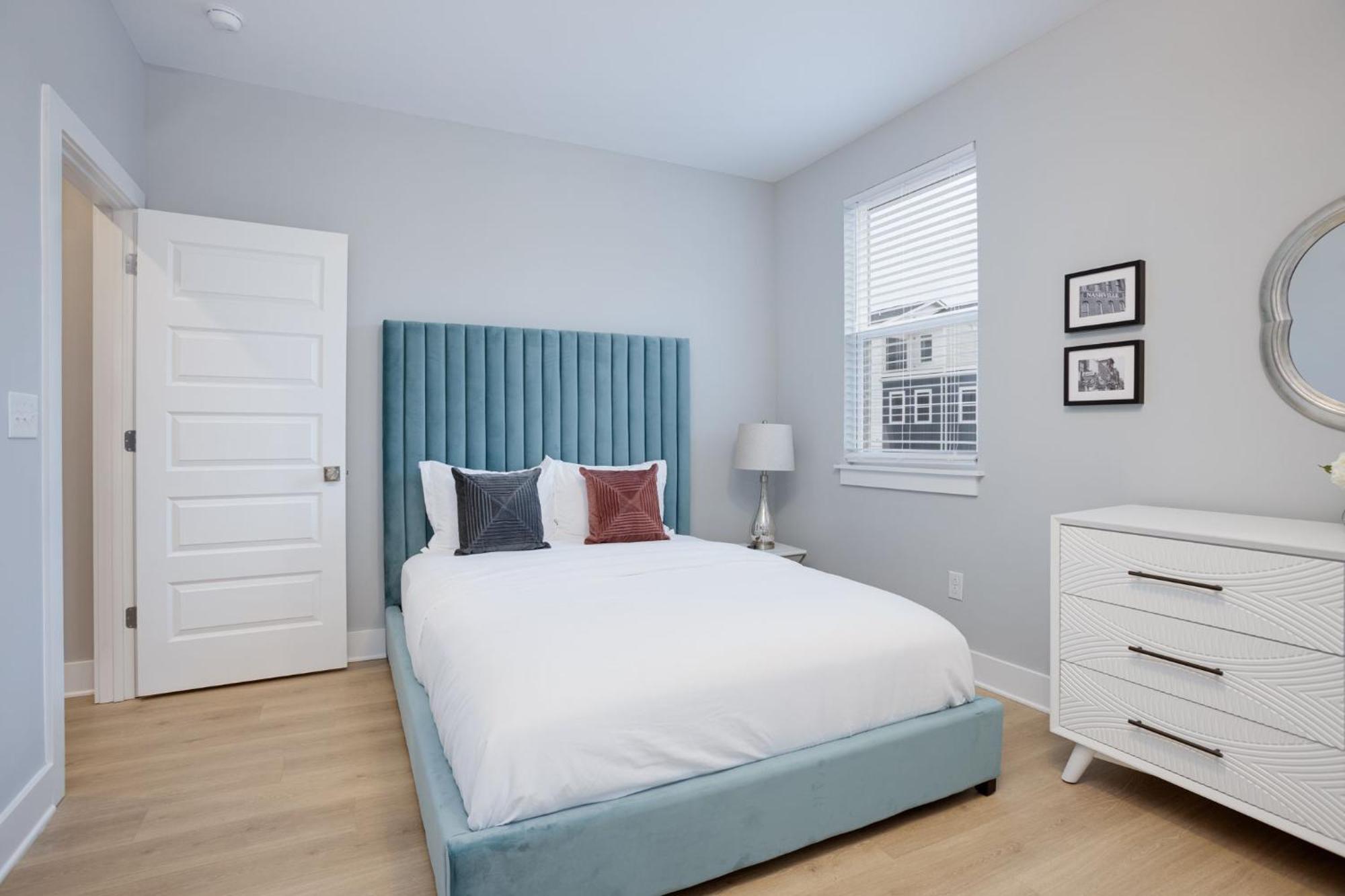 Modern Townhome, 10Min To Downtown! 8Min To Grand Ole Opry! Sleeps 8! Nashville Eksteriør billede