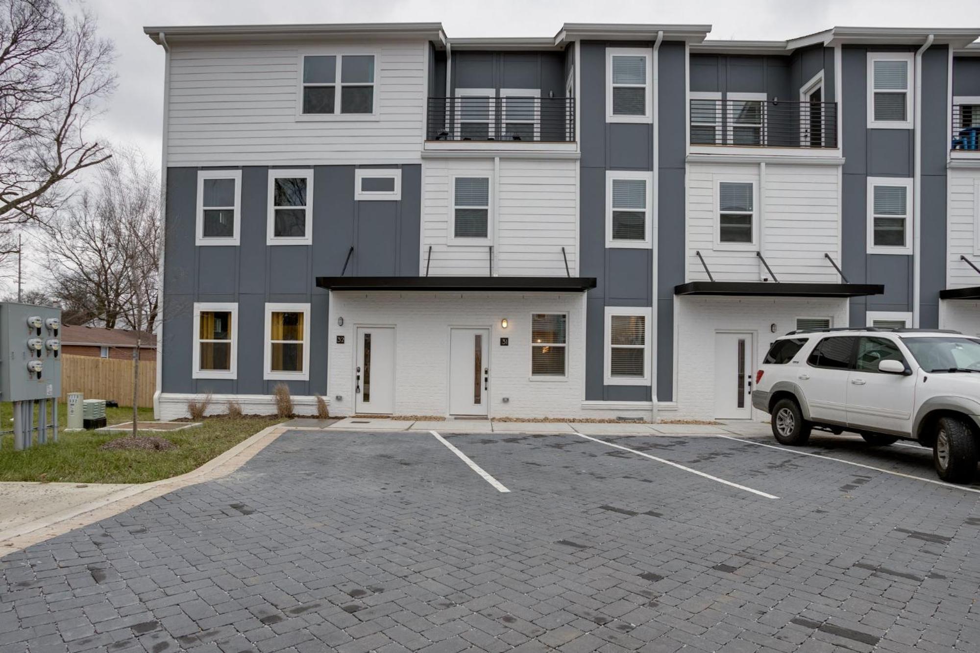 Modern Townhome, 10Min To Downtown! 8Min To Grand Ole Opry! Sleeps 8! Nashville Eksteriør billede