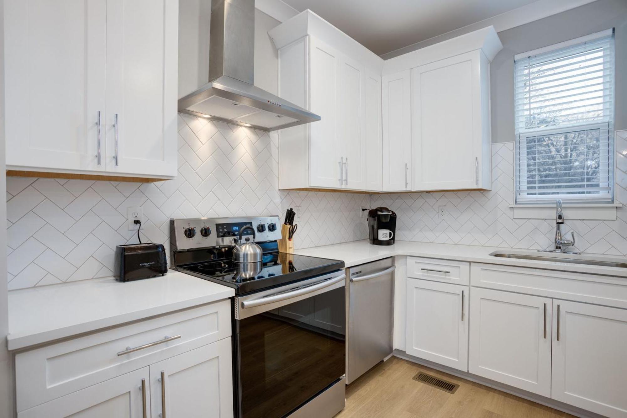 Modern Townhome, 10Min To Downtown! 8Min To Grand Ole Opry! Sleeps 8! Nashville Eksteriør billede