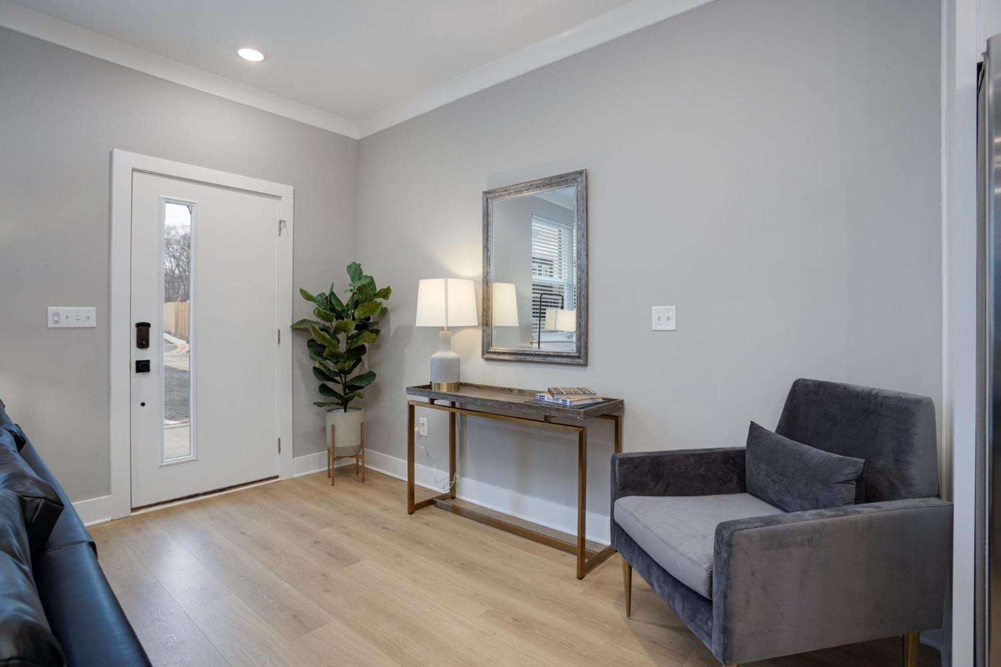 Modern Townhome, 10Min To Downtown! 8Min To Grand Ole Opry! Sleeps 8! Nashville Eksteriør billede